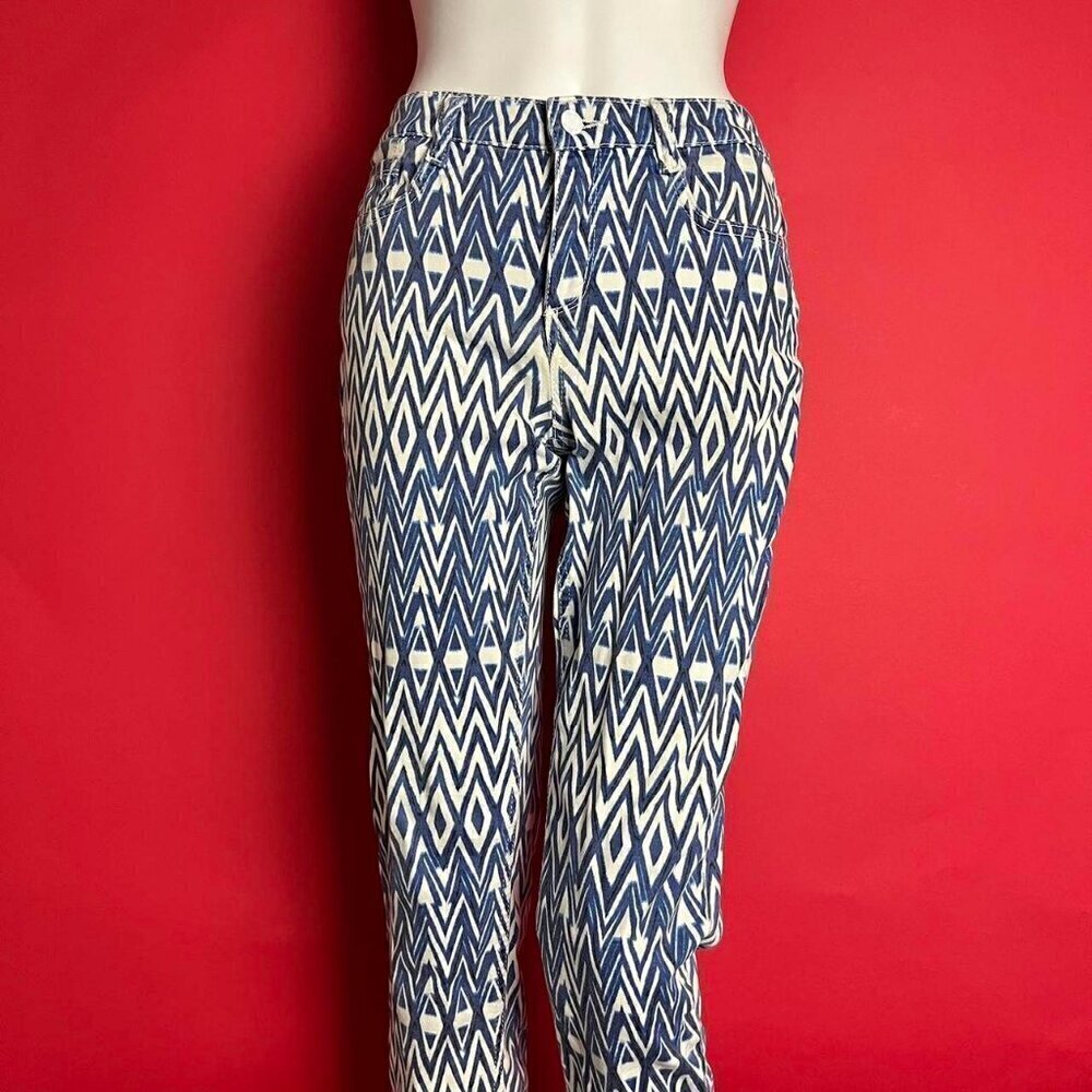 Jones New York jeans / white and blue triangle pattern capri jeans​​​​​​​​​​​​​